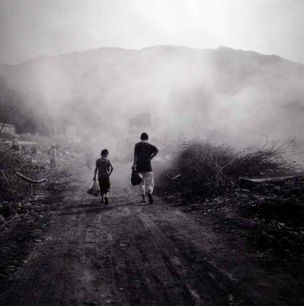 看展览｜朝天门往事：以地标码头为圆点，记录百年重庆