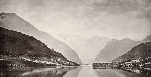 看展览｜朝天门往事：以地标码头为圆点，记录百年重庆