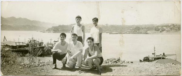 看展览｜朝天门往事：以地标码头为圆点，记录百年重庆