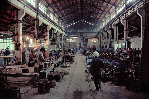 看展览｜朝天门往事：以地标码头为圆点，记录百年重庆