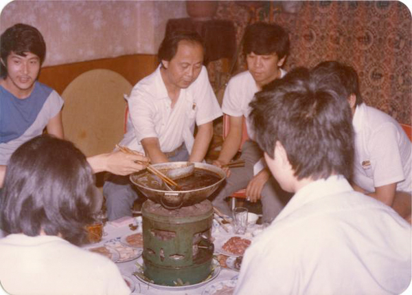 看展览｜朝天门往事：以地标码头为圆点，记录百年重庆