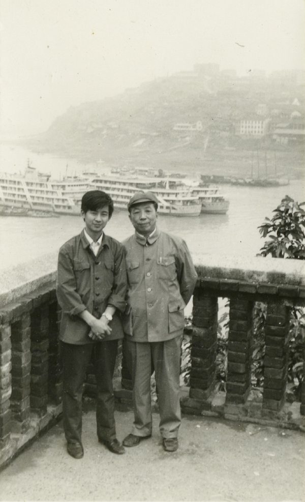 看展览｜朝天门往事：以地标码头为圆点，记录百年重庆