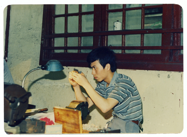 看展览｜朝天门往事：以地标码头为圆点，记录百年重庆