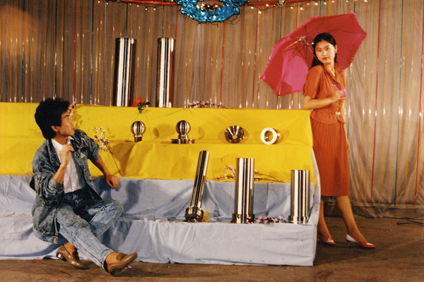 看展览｜朝天门往事：以地标码头为圆点，记录百年重庆