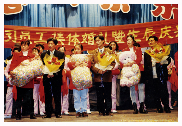 看展览｜朝天门往事：以地标码头为圆点，记录百年重庆