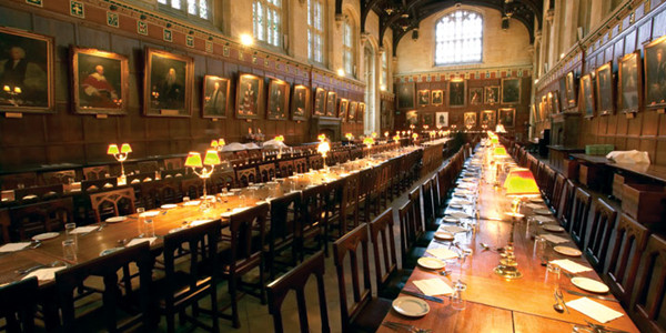 为钱所困 vs 喝酒打架：中世纪大学生的求学生涯