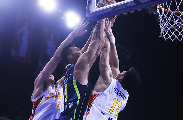 CBA总决赛对阵出炉！广东时隔4年重返决赛，与新疆争冠