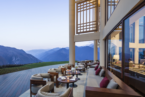 多品牌强势进驻西南，高端酒店扎堆开业