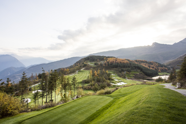 多品牌强势进驻西南，高端酒店扎堆开业