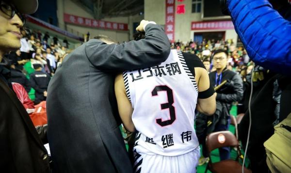 零失误的天生控卫，赵继伟和周琦能成下个“姚明+刘炜”吗