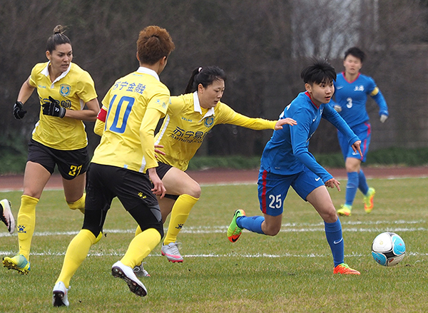 外援升级却遭赞助商撤资，女足联赛市场化成了“恶性循环”