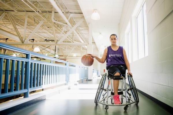 女摄影师出书告诉女儿，比起漂亮我更希望你能变得强大