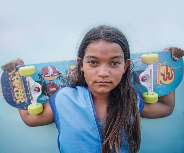 女摄影师出书告诉女儿，比起漂亮我更希望你能变得强大