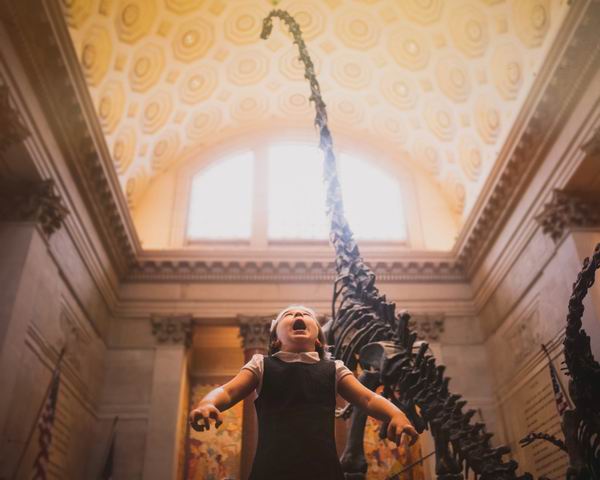 女摄影师出书告诉女儿，比起漂亮我更希望你能变得强大