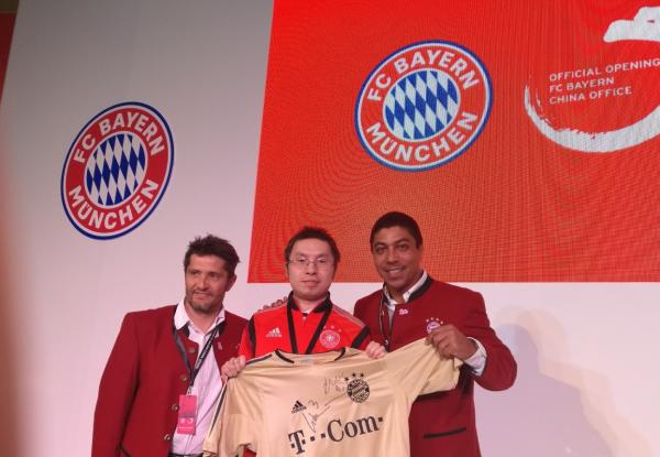 拜仁传奇射手退役当起“放牛郎”，他说后辈来中超只是为了钱