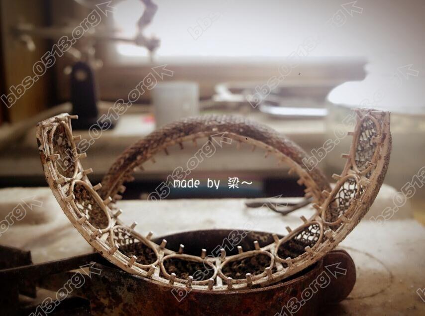 一个个小钉子也是慢慢焊上去的