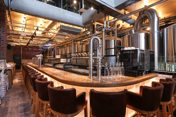 春风正好，是时候去新酒吧喝一杯鸡尾酒了