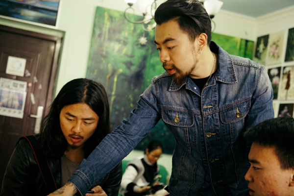 Airbnb入华两年有了中文名“爱彼迎”，绕口难懂被吐槽