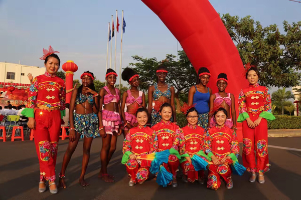 中国工程大军安哥拉十年：掘金战后重建，直面枪口与石油凛冬