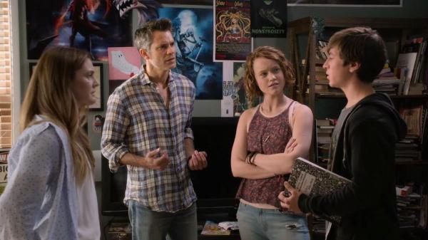 偷偷看一部无脑喜剧也不是什么丢脸的事