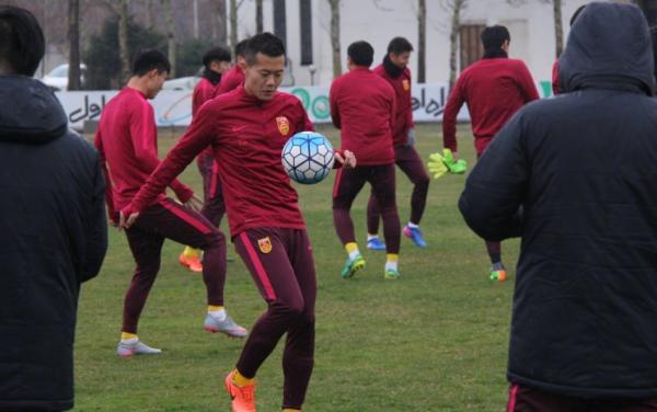 里皮发火了！伊朗原来用了那么多“盘外招”对付国足