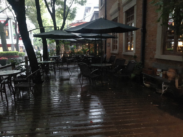 这三家坚持10年的书店：总要找到一种办法撑下去