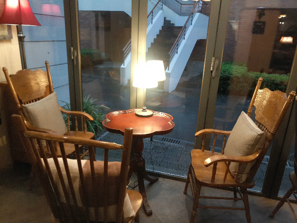 这三家坚持10年的书店：总要找到一种办法撑下去