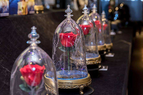 新版《美女与野兽》是升级版的女权主义表达？