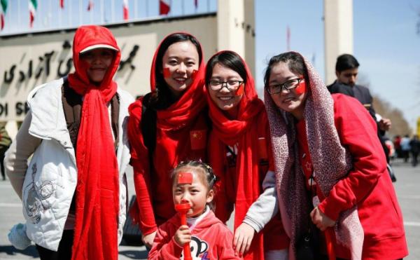 国足伊朗远征记：魔鬼阿扎迪，“四根手指”变成一声Good