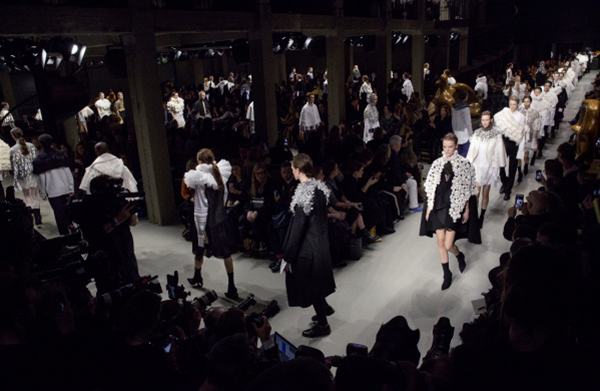 即看即买争议声中，纽约时装周主办方牵手双11盛典策划者