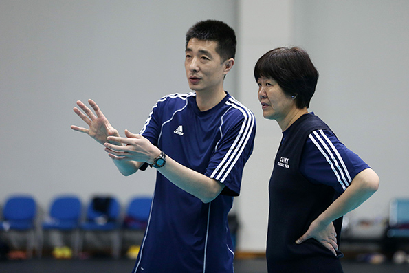 女排新名单遭多方质疑，安家杰有能力接好郎平的班吗