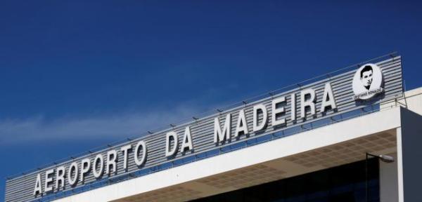 C罗新铜像丑爆引全欧吐槽：就差把葡萄牙改名为“C罗国”了