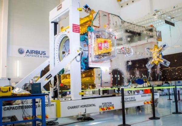 SpaceX使用回收的“二手”火箭发射卫星，航天史上首回