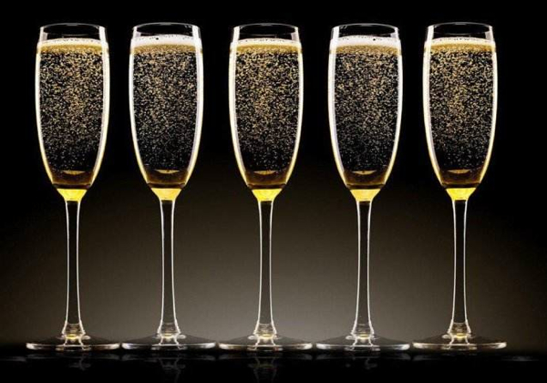 当我们在讨论香槟时，我们在讨论什么