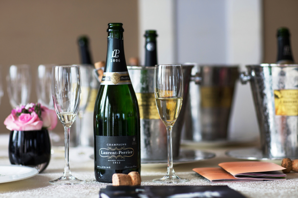 当我们在讨论香槟时，我们在讨论什么