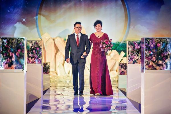 郎平续约你最想知道的几件事：年薪会涨吗，女排王朝会来吗