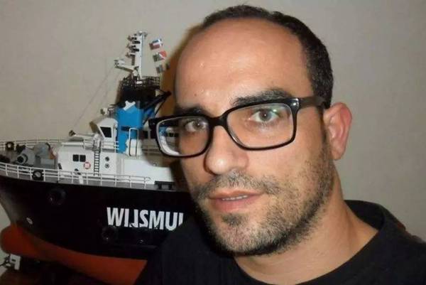 趣看｜C罗新铜像表情成谜，网友纷纷祭出魔性表情包