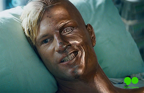 趣看｜C罗新铜像表情成谜，网友纷纷祭出魔性表情包