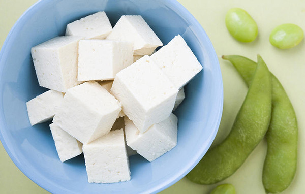 皮肤学专家说这六种食物能让你的皮肤变更好