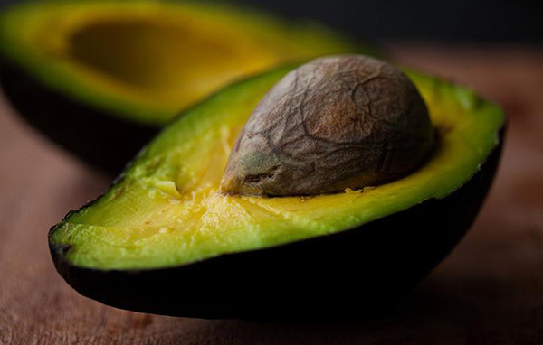 皮肤学专家说这六种食物能让你的皮肤变更好