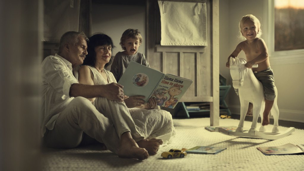 记录爷爷奶奶和孩子相处的美好瞬间，能教孩子懂得感恩