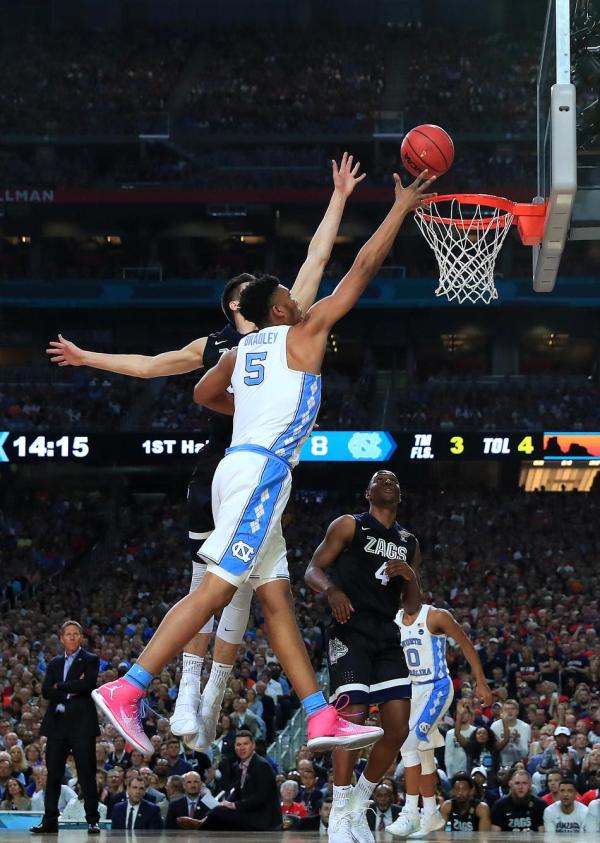 乔丹母校北卡六夺NCAA总冠军，但球迷说这是最糟糕的决赛