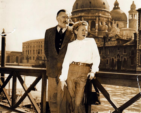 海明威：稿费付不出，就用出版社的股权抵债！