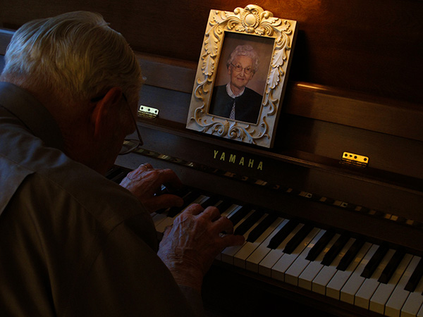 摄影师胡杨：一次又一次，漫长而深入的拍摄