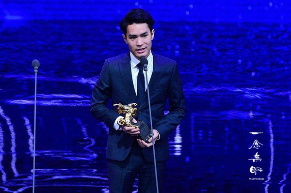 即使没有钱，他们也要拍这部让人看了不会开心的电影