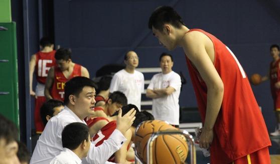 姚明改革第一把火“烧”女篮：一封来自“姚主席”的邀请函