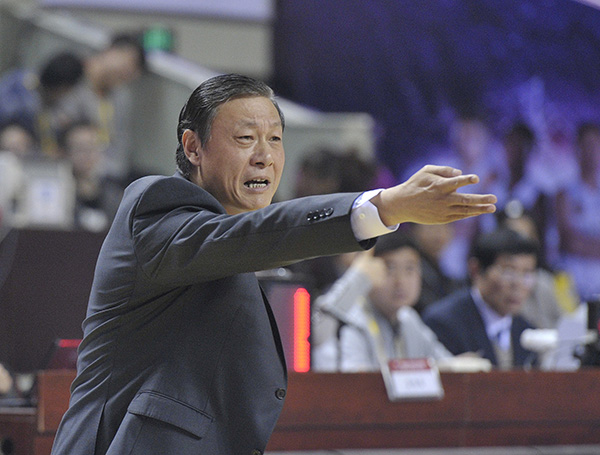 在弟子姚明的见证下，李秋平这样改变“千年老二”新疆队