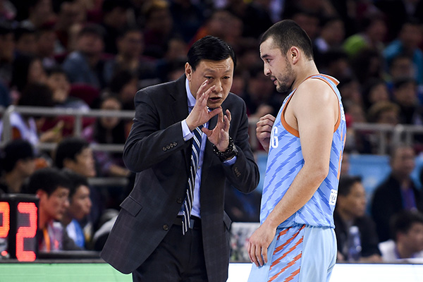 在弟子姚明的见证下，李秋平这样改变“千年老二”新疆队