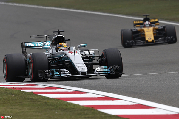 “上赛道之王”第6次拿下杆位，汉密尔顿期待雨战复仇