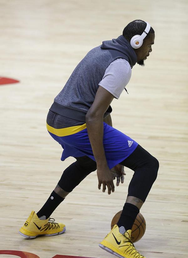 复出之战杜兰特砍16分10板，霸气暴扣宣告满血回归